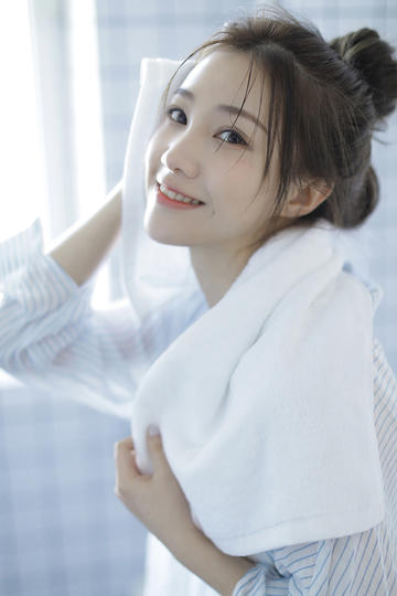 国产漂亮白嫩美女在线观看